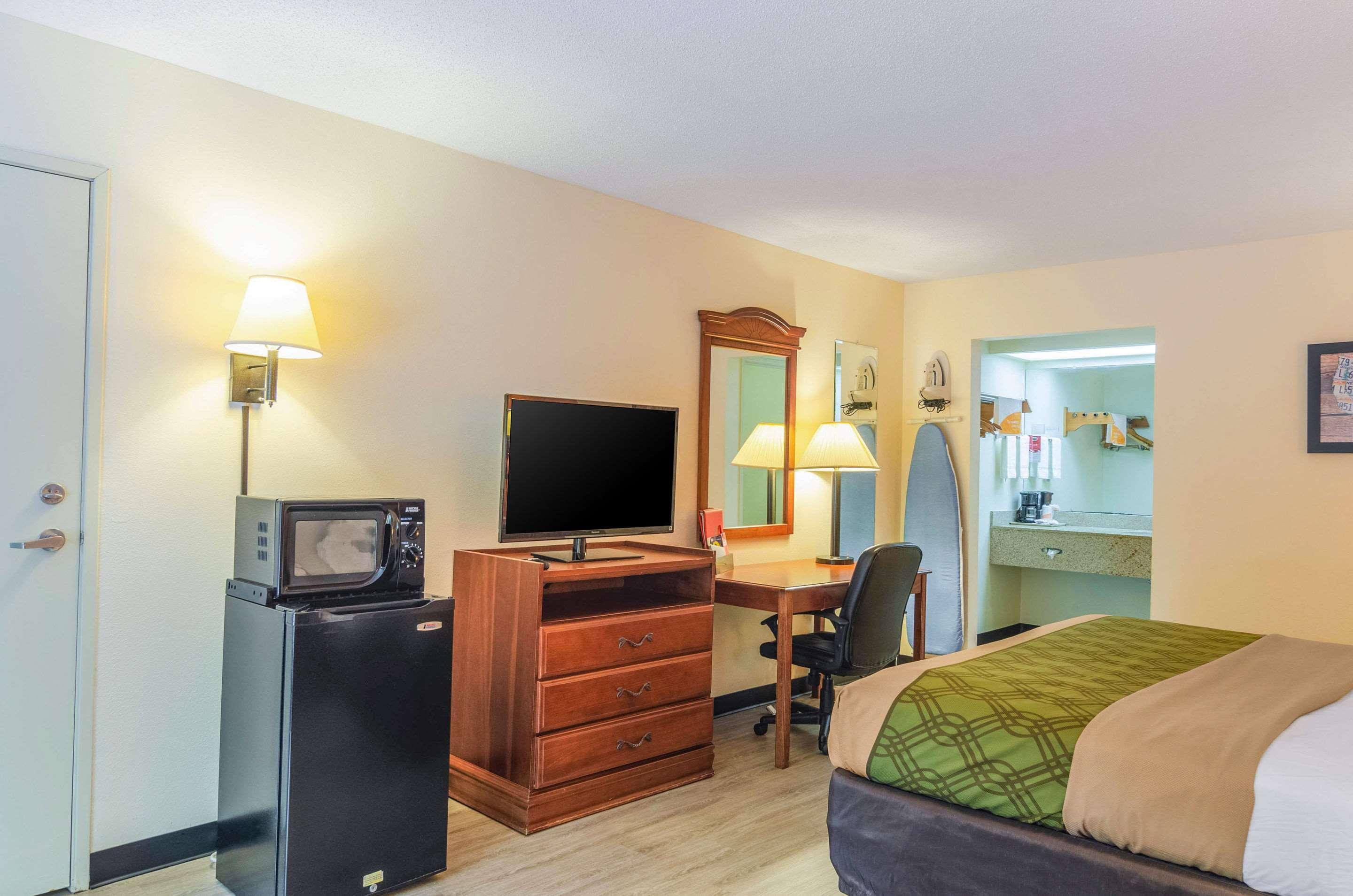 Econo Lodge Inn&Suites Gulfport Exterior foto