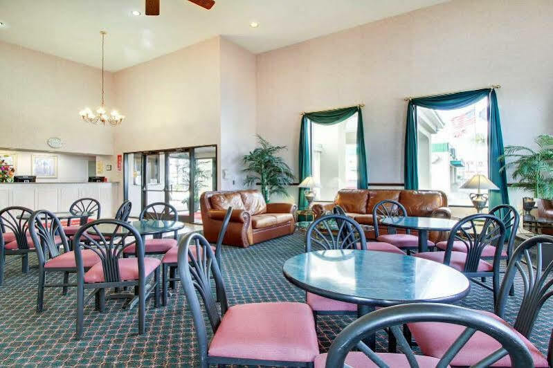Econo Lodge Inn&Suites Gulfport Exterior foto